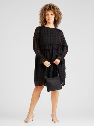 Robe 'SYMMA' PIECES Curve en noir