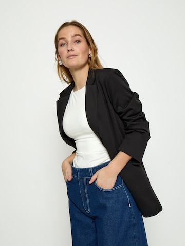 Peppercorn Blejzr 'Kendall' – černá