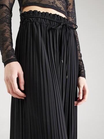 Wide leg Pantaloni di s.Oliver BLACK LABEL in nero