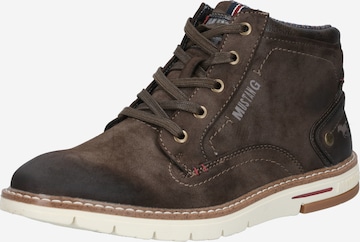 MUSTANG Veterboots in Bruin: voorkant