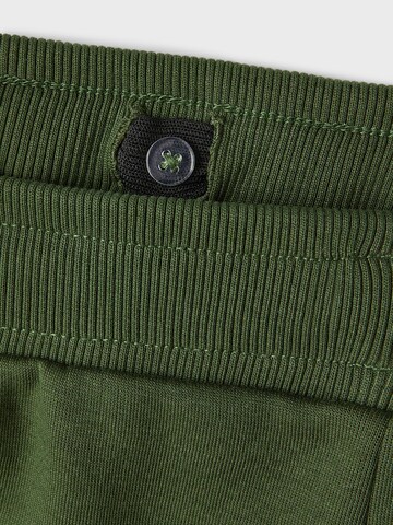 NAME IT Regular Hose in Grün