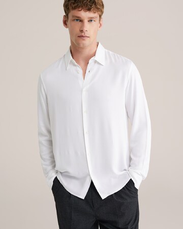 WE Fashion Regular fit Skjorta i vit: framsida