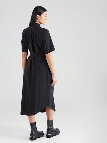 Robe-chemise 'PILEA' NÜMPH en noir