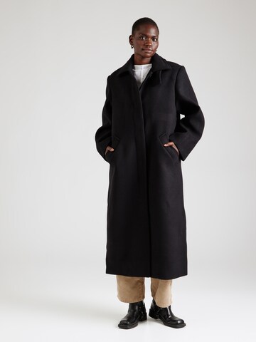 Manteau mi-saison 'Gate' WEEKDAY en noir : devant