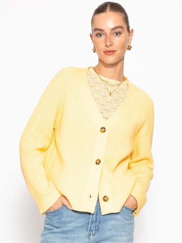 SASSYCLASSY Strickjacke‌‌‌‌‌‌‌ in Gelb: Vorderseite