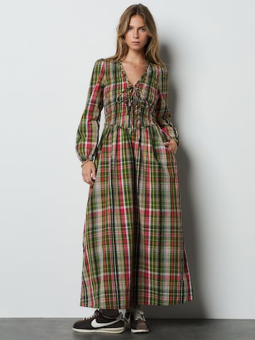 Next Платье в Зеленый: спереди