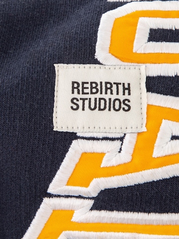 ABOUT YOU REBIRTH STUDIOS Toiletry Bag 'Hoodie' in Grey