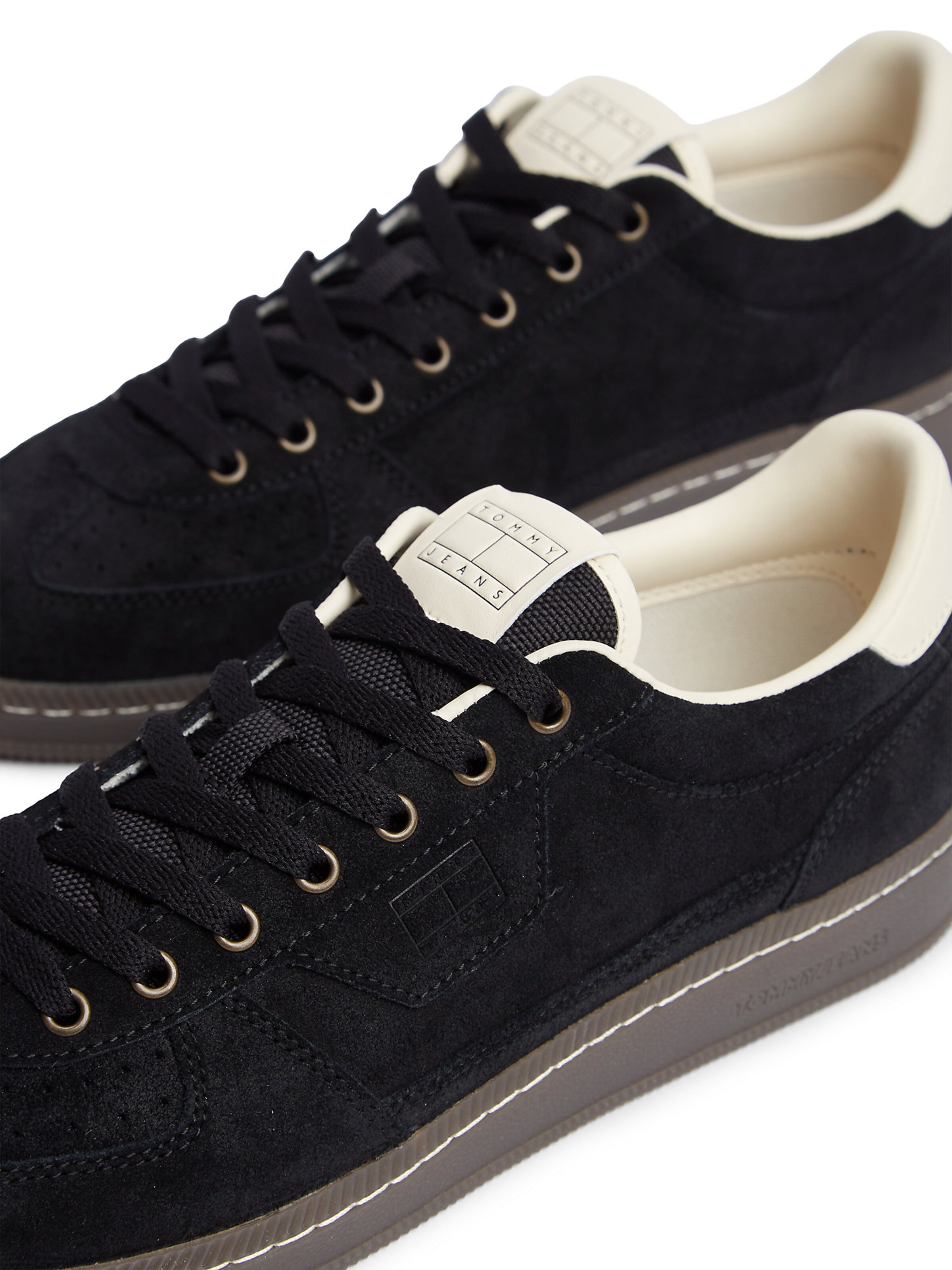 Baskets basses 'The Greenwich' Tommy Jeans en noir