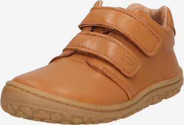 LURCHI - Zapatos bajos 'NOAH' en marrón: frente