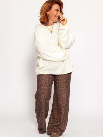 SASSYCLASSY Oversizepullover in Weiß