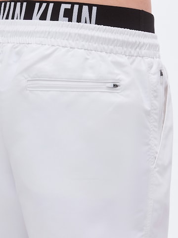 Calvin Klein Swimwear Σορτσάκι-μαγιό 'Intense Power' σε λευκό