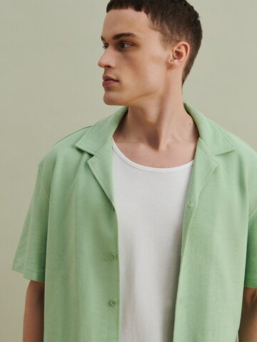 DAN FOX APPAREL - Comfort Fit Camisa 'Johann Terry' em verde