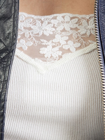 Top di HOLLISTER in bianco