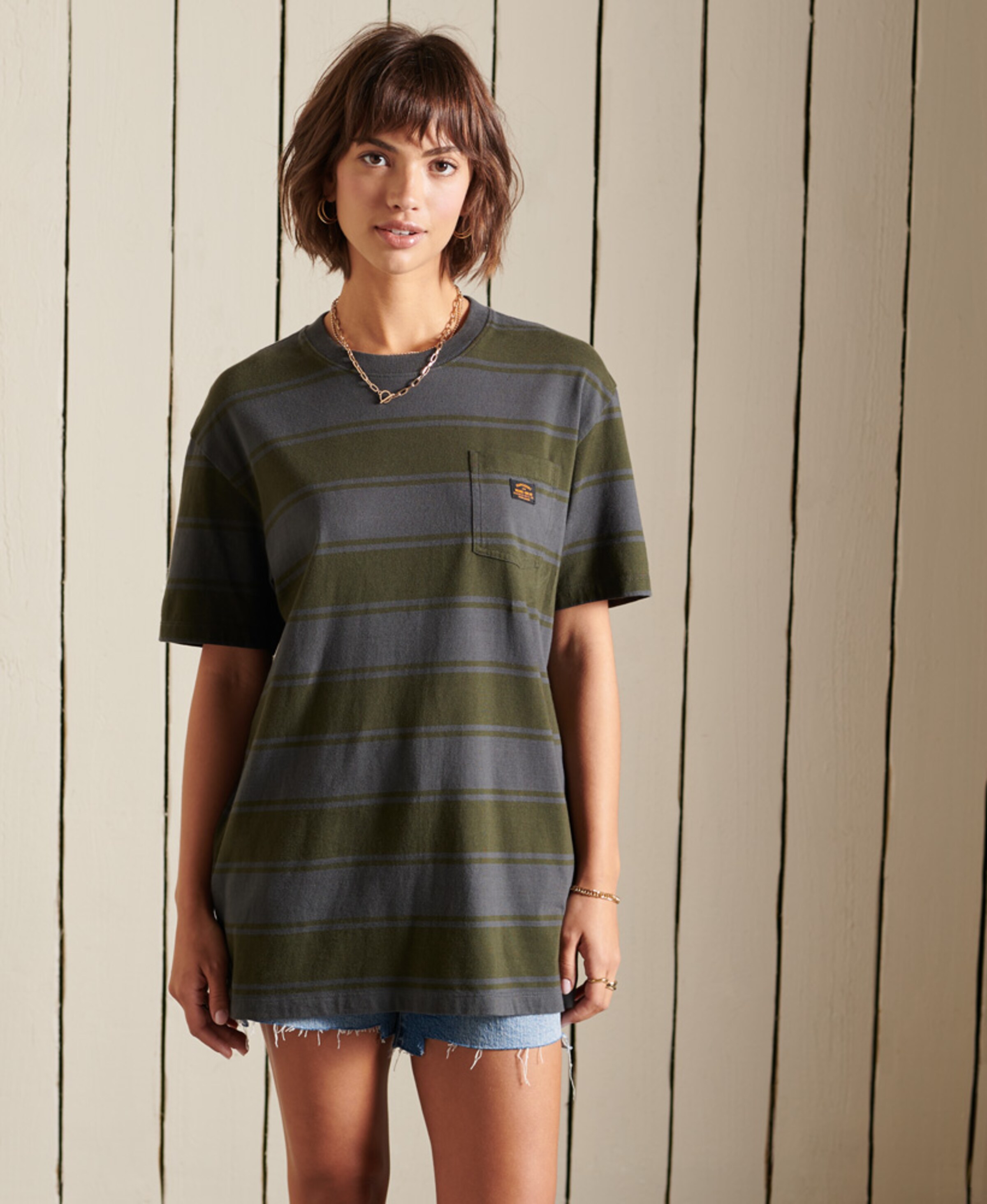 Frauen Shirts & Tops Superdry T-Shirt in Dunkelblau, Dunkelgrün - IY64312 Frauen Shirts & Tops Superdry T-Shirt in Dunkelblau, Dunkelgrün - IY64312