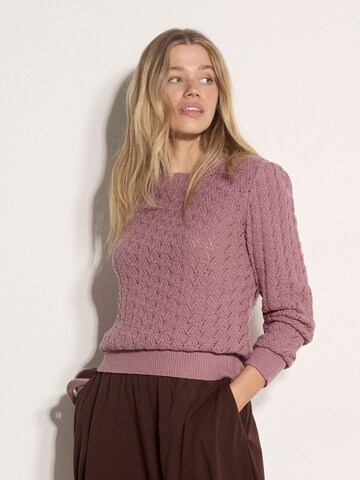 Apricot Sweater ' ' in Pink: front