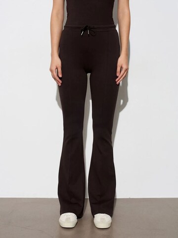 évasé Pantalon Dilvin en noir