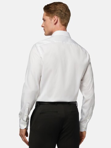 Coupe regular Chemise Boggi Milano en blanc