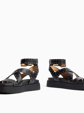 Sandalo con cinturino di Bershka in nero