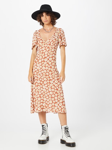 Monki - Vestido em castanho