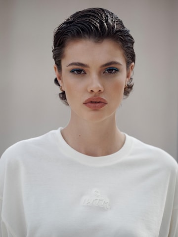 Chemisier 'ELEVATE_ Mei' I want the moon en beige