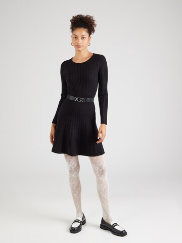GUESS - Vestido de punto en negro: frente