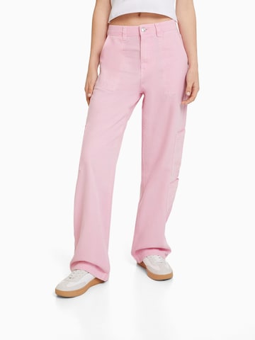 Loosefit Pantalon cargo Bershka en rose : devant