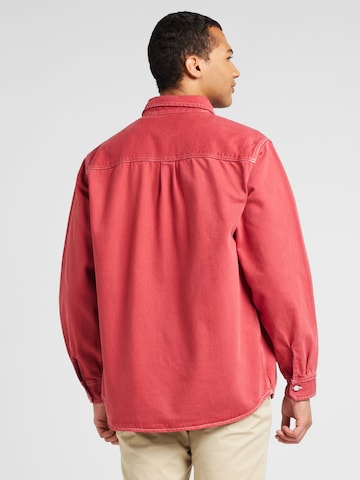 Carhartt WIPComfort Fit Prijelazna jakna 'George' - crvena boja