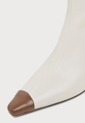 Bottines & Other Stories en blanc