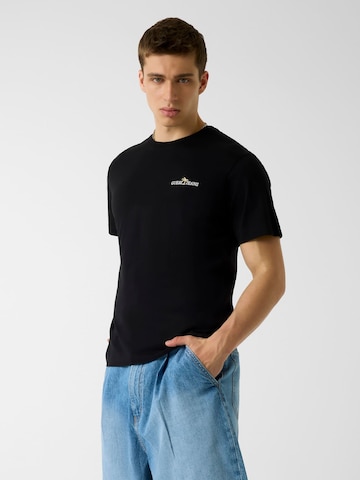 GUESS JEANS Tričko – černá: přední strana