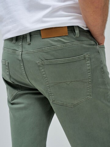 Salsa Jeans Regular Shorts in Grün