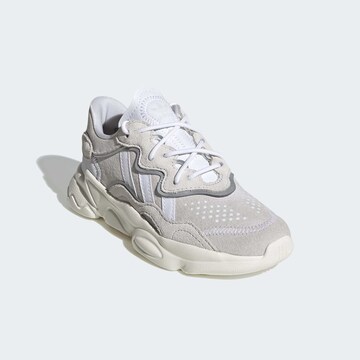 ADIDAS ORIGINALS Sneaker 'Ozweego' in Weiß