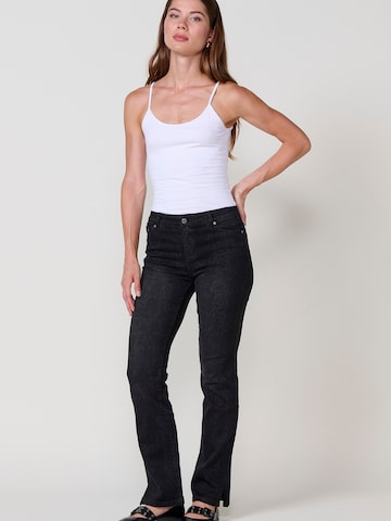 KOROSHI Regular Jeans in Zwart