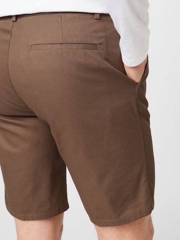BURTON MENSWEAR LONDON Regular Pleat-Front Pants in Brown
