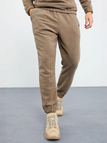 Tuta da jogging di Tommy Life in marrone