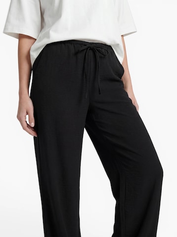 Wide leg Pantaloni 'JDYCARA' de la JDY pe negru