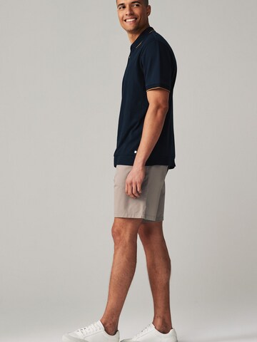 Next - regular Pantalón chino en gris