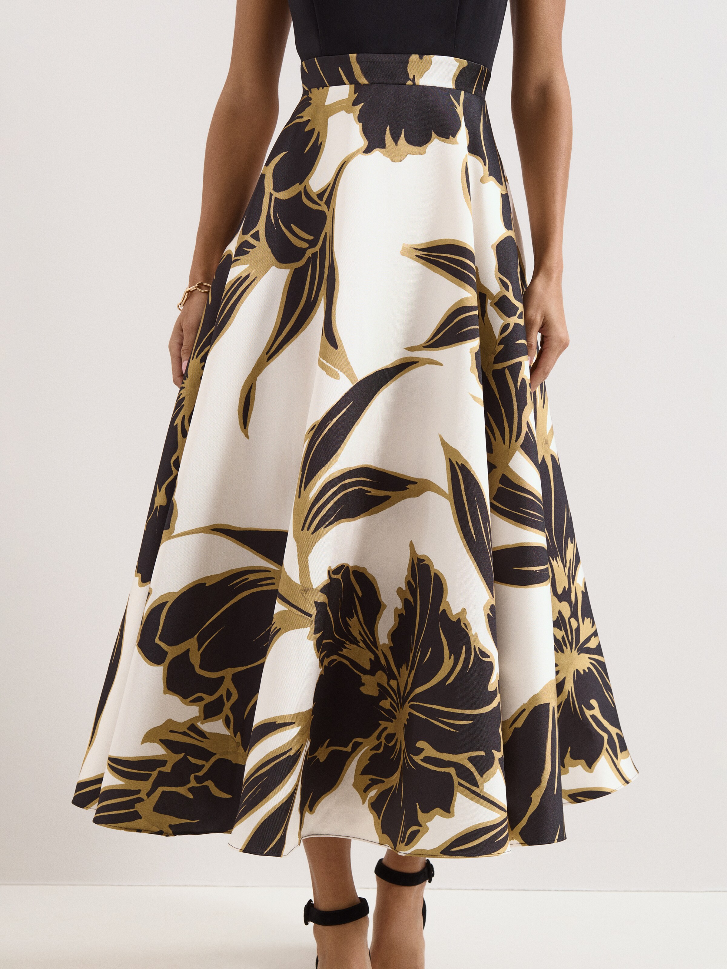 Phase Eight Kleid in Braun: Vorderseite
