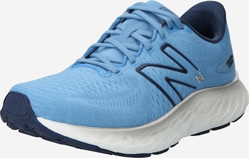 Chaussure de course 'X EVOZ v3' new balance en bleu : devant