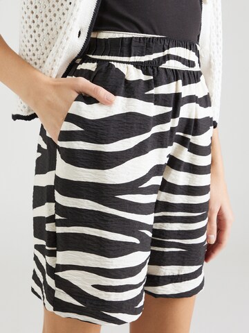 s.Oliver Loose fit Trousers in Black