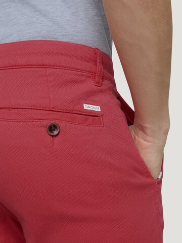 TOM TAILOR Slimfit Shorts in Rot