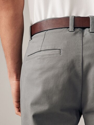 regular Pantaloni chino di Next in grigio