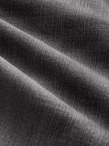 Next Slimfit Shorts 'Motion Flex' in Grau