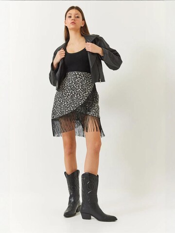 Bianco Lucci Skirt in Grey