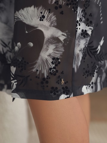 Halat pentru dimineață de la B by Ted Baker pe negru