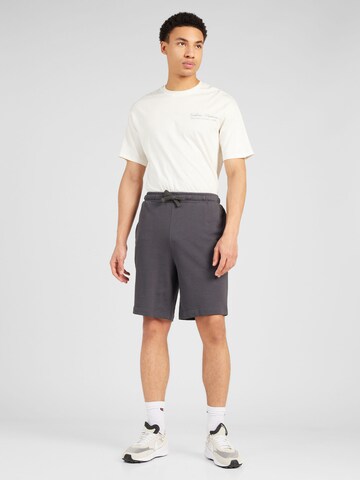 Lyle & Scottregular Hlače - siva boja