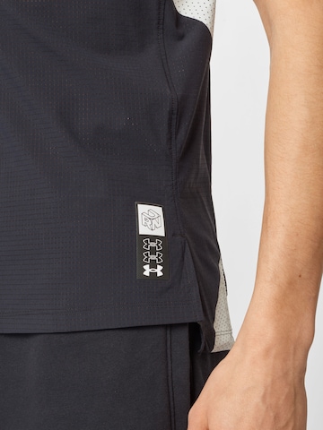 UNDER ARMOUR Funktionsshirt 'Run Anywhere' in Schwarz