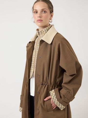 Cappotto di mezza stagione 'YASMaloma' di YAS in marrone