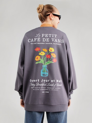 Sweat-shirt 'CAFE' VANS en gris : devant