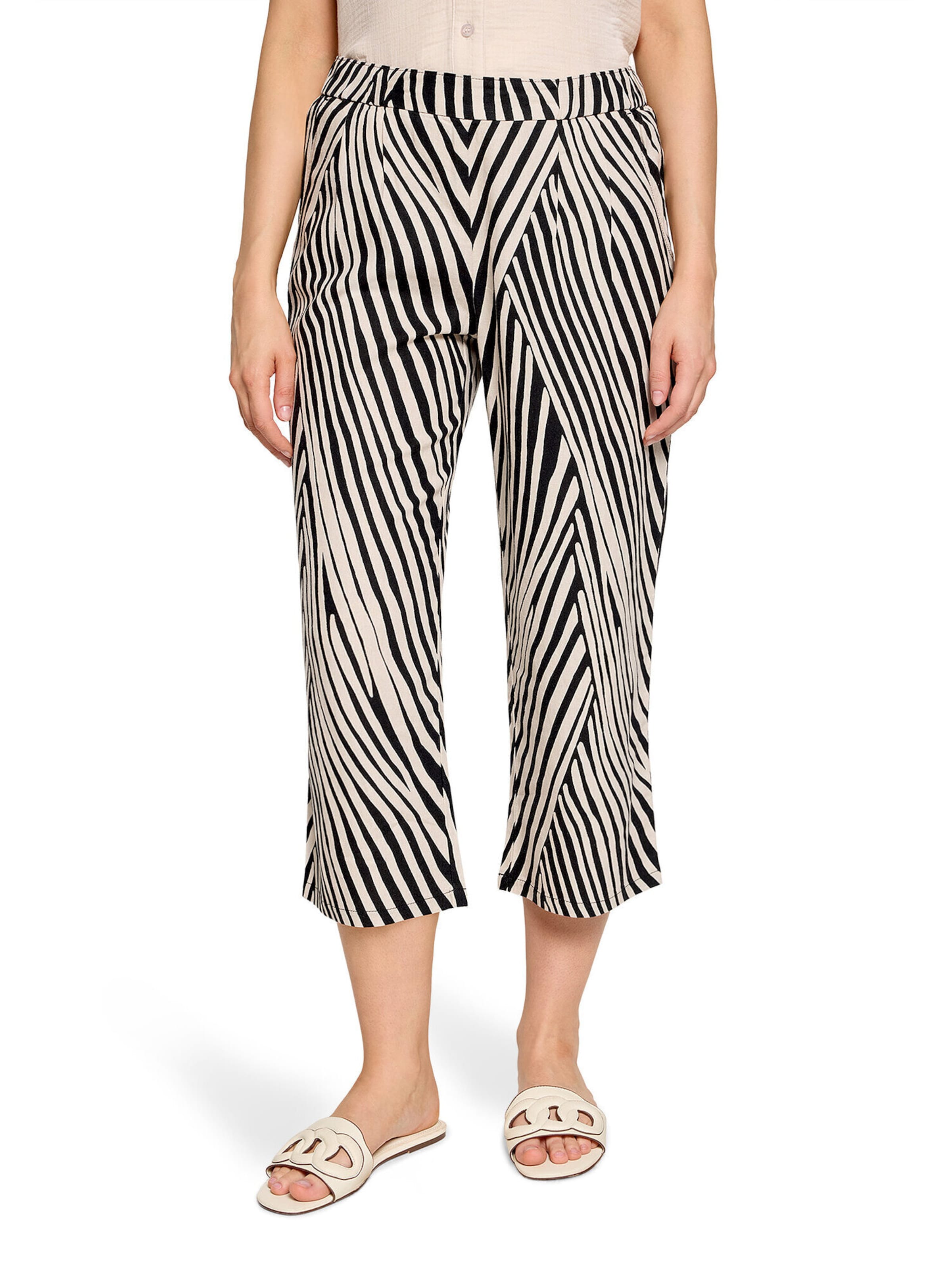 Betty Barclay Regular Jeans in Zwart: voorkant