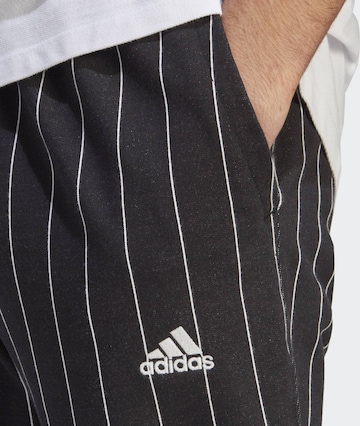 ADIDAS SPORTSWEAR Slimfit Sporthose 'Pinstripe Fleece' in Schwarz